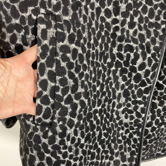 Chico's Black and Gray Patterned Jacket - Picture 6 of 16